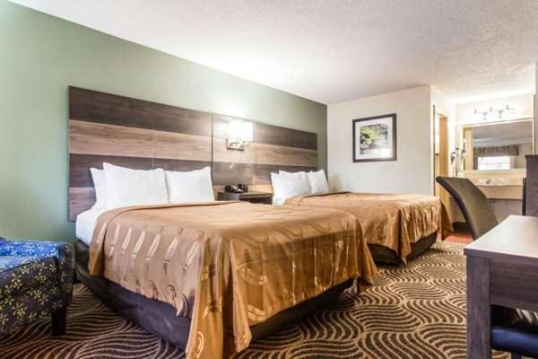 Quality Inn Блэк-Маунтин Экстерьер фото